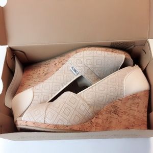 NIB toms